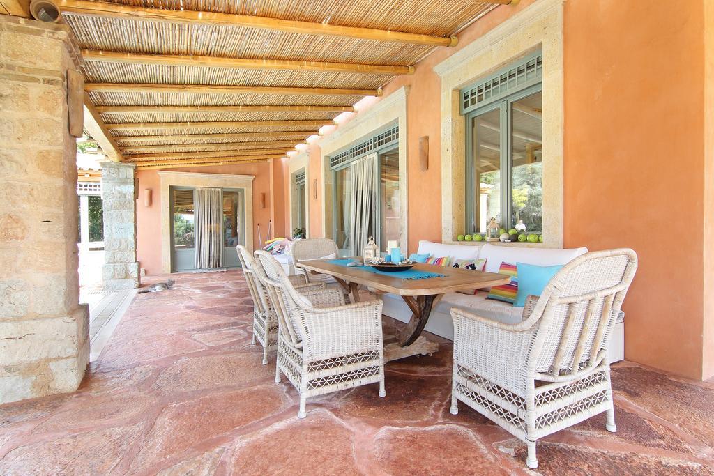 Vouliagmeni Villa Atene Esterno foto